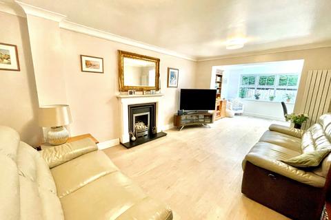 4 bedroom detached house for sale - Thorpeside Close, Staines-upon-Thames, Surrey, TW18