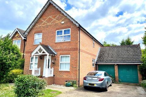 4 bedroom detached house for sale, Thorpeside Close, Staines-upon-Thames, Surrey, TW18