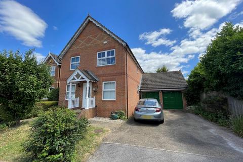 4 bedroom detached house for sale, Thorpeside Close, Staines-upon-Thames, Surrey, TW18