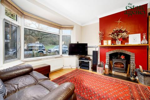 2 bedroom semi-detached house for sale, Epping Glade, Chingford, E4