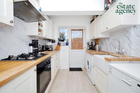 4 Epping Glade, London, E4 7PQ