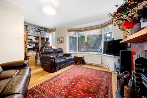 4 Epping Glade, London, E4 7PQ