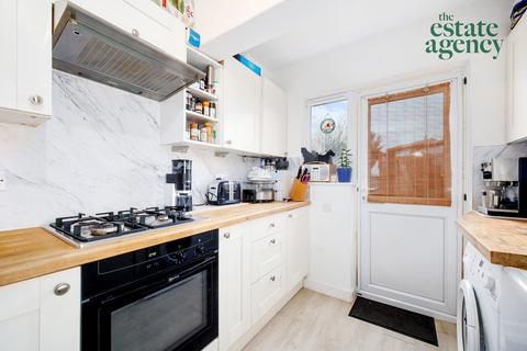 4 Epping Glade, London, E4 7PQ