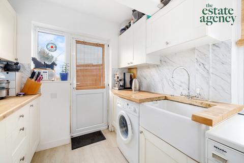 4 Epping Glade, London, E4 7PQ