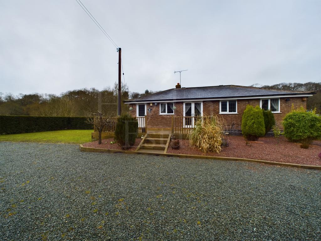 Northwood Lane, Bewdley, DY12 1AP 2 bed detached bungalow for sale £