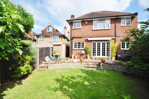 4 bedroom detached house to rent, Redstone Manor Redhill RH1