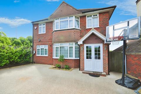 4 bedroom detached house to rent, Redstone Manor Redhill RH1