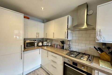 3 Kristine Close, Grimsby, DN32 9SD