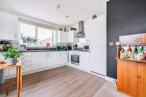 1 bedroom flat for sale, 53 Well Grove, London