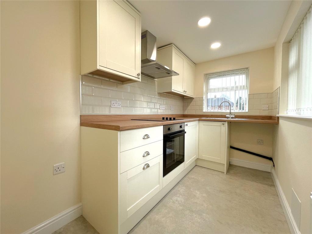 4 Church Road, Dawley, Telford... 2 bed end of terrace house £775 pcm