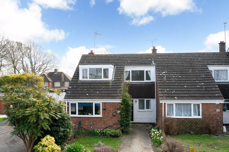 Churchill Road, Dunstable 3 bed end of terrace house for sale £335,000