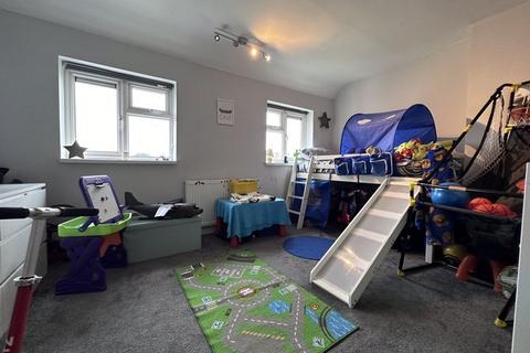 144 Green Lanes, Bilston, WV14 6DA