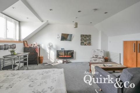 38 Brooklyn Drive, Rayleigh, SS6 9LW