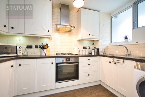 2 bedroom terraced house to rent - Talwin Street, Bromley By Bow, London, E3