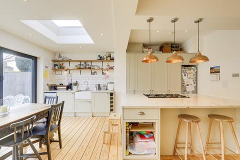 24 Braidwood Road, London, SE6 1QX