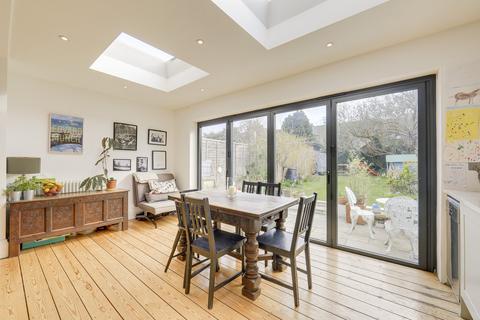 24 Braidwood Road, London, SE6 1QX