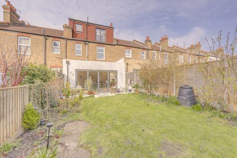24 Braidwood Road, London, SE6 1QX