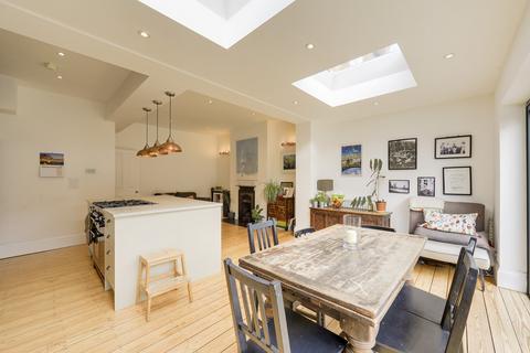24 Braidwood Road, London, SE6 1QX