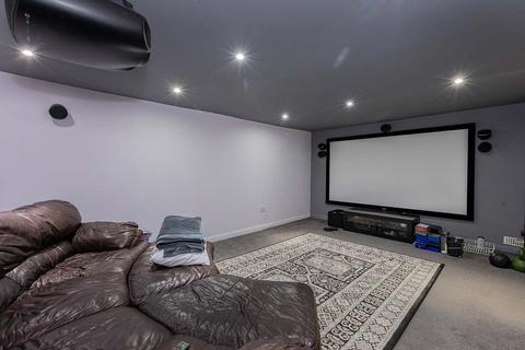 157 Farnham Lane, Slough, SL2 2EW