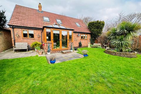 4 bedroom detached bungalow for sale, Church Walk, Wistow, Selby
