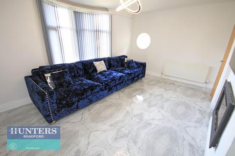 291 Moore Avenue, Bradford, BD7 4DR