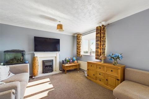 6 Muston Close, Nottingham, NG3 3ES