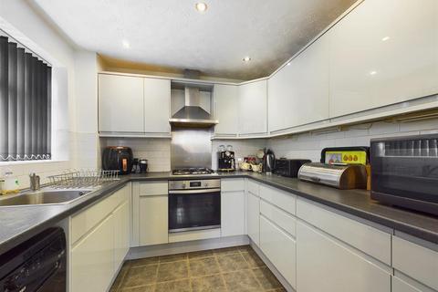 6 Muston Close, Nottingham, NG3 3ES