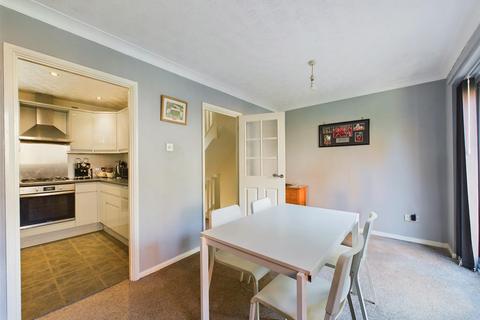 6 Muston Close, Nottingham, NG3 3ES