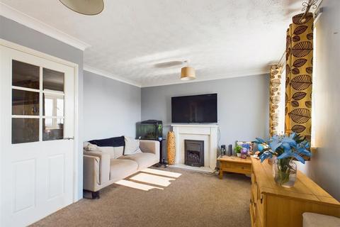 6 Muston Close, Nottingham, NG3 3ES