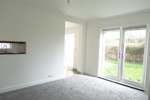 206 Askern Road, Toll Bar, Doncaster, DN5 0QH