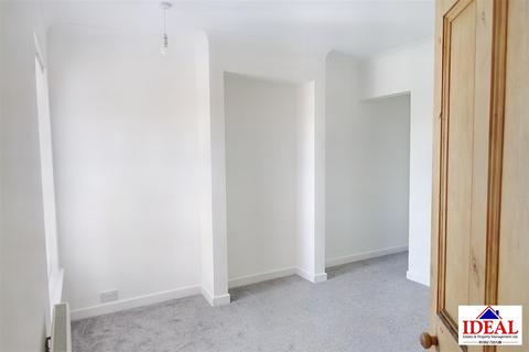206 Askern Road, Toll Bar, Doncaster, DN5 0QH