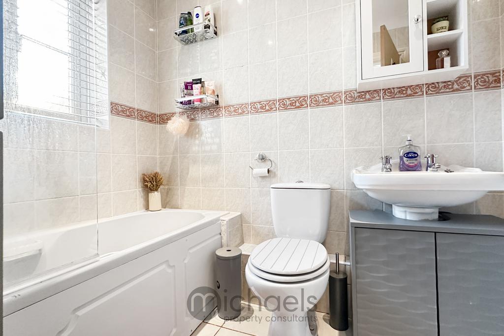En-Suite Bathroom