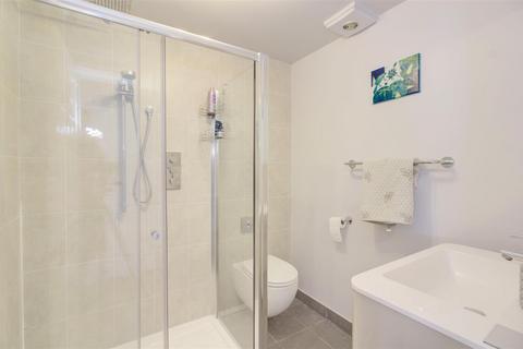 5 Abbots Garden, Malmesbury, SN16 9HY