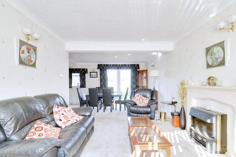151 South End Road, Rainham, RM13 7XU