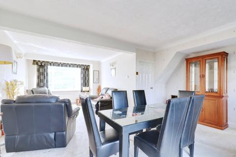 151 South End Road, Rainham, RM13 7XU