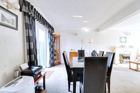 151 South End Road, Rainham, RM13 7XU