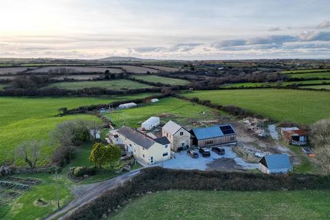 11 bedroom farm house for sale, Lambriggan, Penhallow, Truro