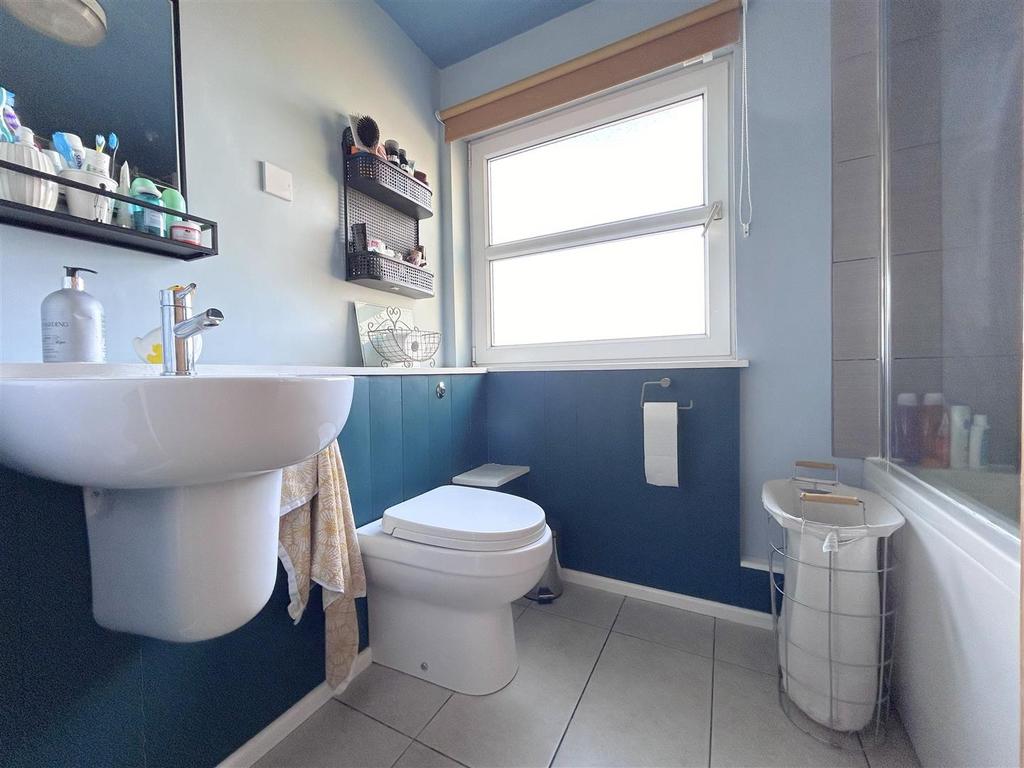 BATHROOM (FARMHOUSE).jpeg