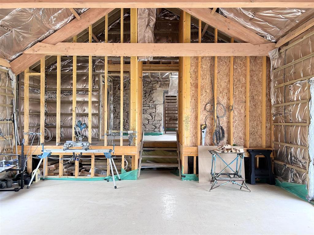 MAIN BARN LIVING SPACE.jpeg