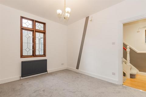 124 Old Road, Crayford, Dartford, DA1 4DY
