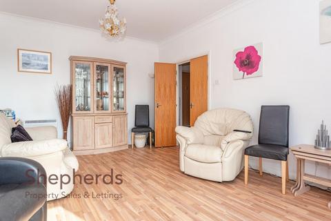 2 bedroom flat for sale, Ravenscroft, Broxbourne EN10