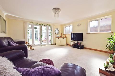 4 bedroom detached house for sale, Bredhurst Road, Wigmore, Rainham