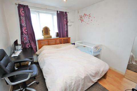 137 Brangwyn Crescent, London, SW19 2UA