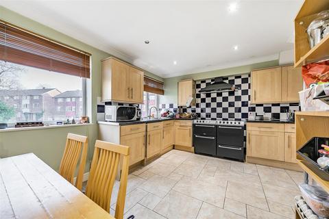 14 South Terrace, Surbiton, KT6 6HT