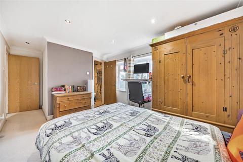 14 South Terrace, Surbiton, KT6 6HT