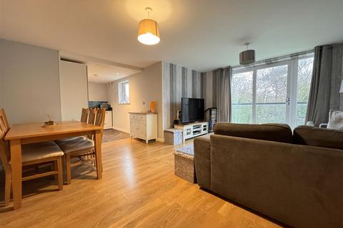 2 bedroom flat for sale, Gosse Court, Swindon SN3