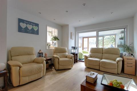 3 bedroom house for sale, Rosebery Way, Tring