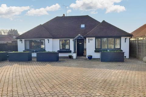 2 bedroom detached bungalow for sale, Oriel Close, Barnham