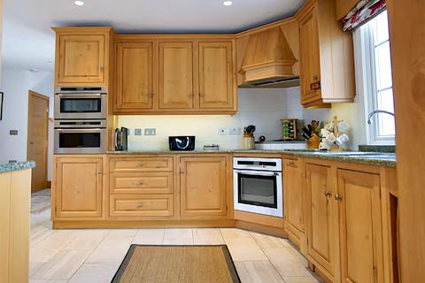 Isgaer Beach Road, Harlech, LL46 2UG