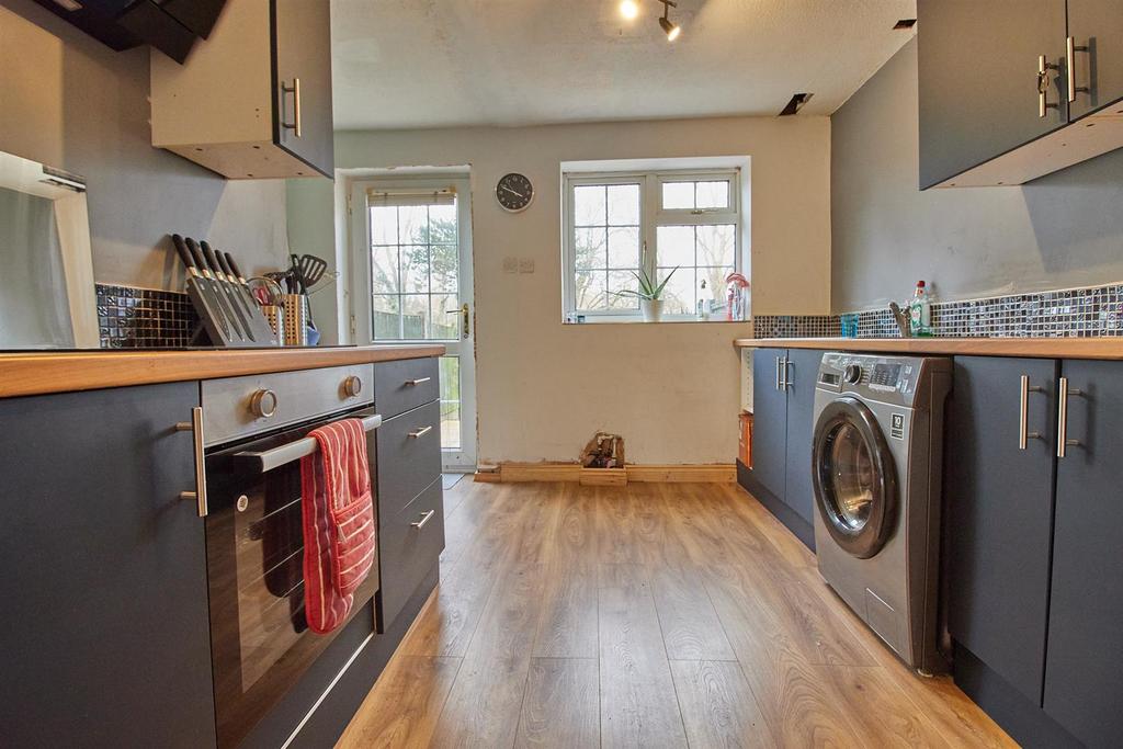 Refitted &#39;L&#39; shaped kitchen to rear